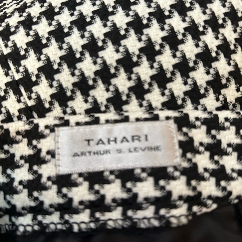 Tahari Houndstooth flare fringe edge Skirt women’s size 10 black white coquette